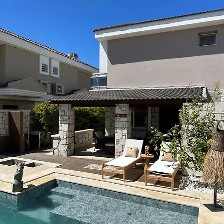 Detached House With Pool In Alacati *