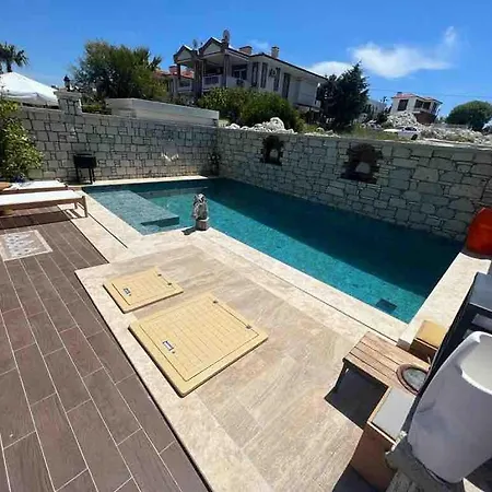 Detached House With Pool In Alacati Vilă *