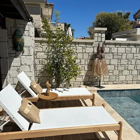 Detached House With Pool In Alacati Vilă Çeşme
